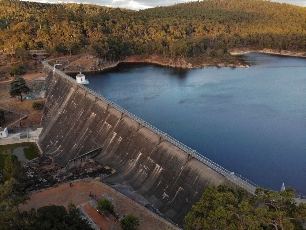 Aerial View Capturing The Weirs From Above — Bampak In Coolum Beach QLD