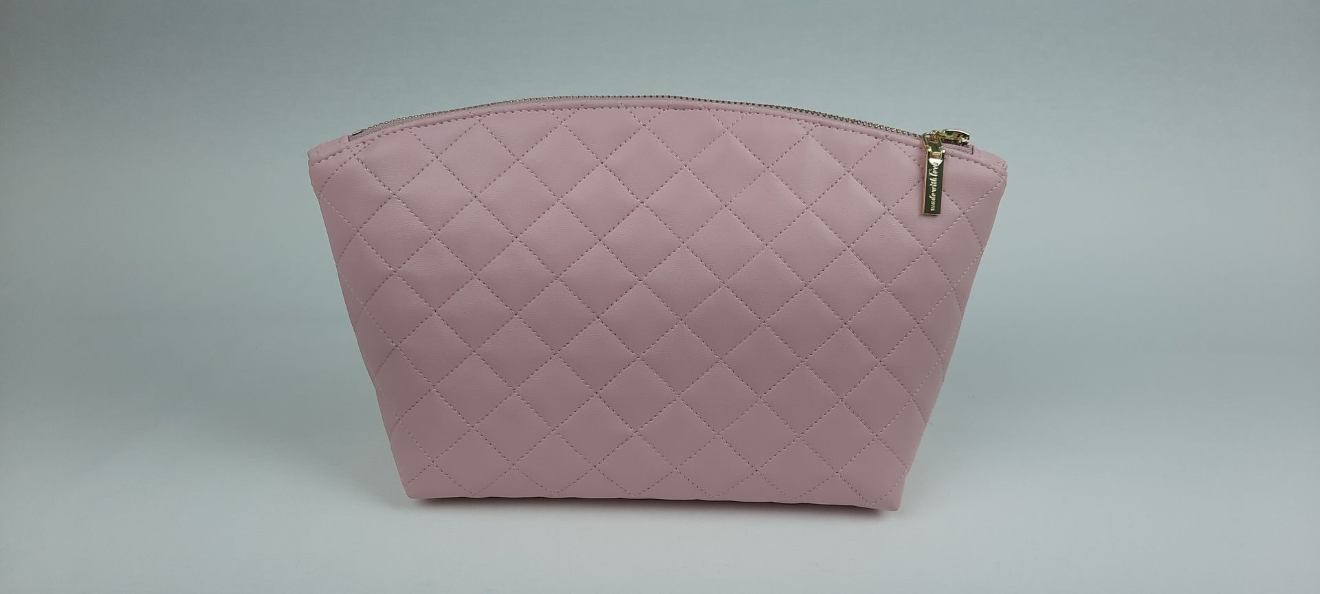 NECESSAIRE ESTOJO PELE SINTÉTICA ACOLCHOADA COR ROSA ACESSÓRIOS DOURADOS