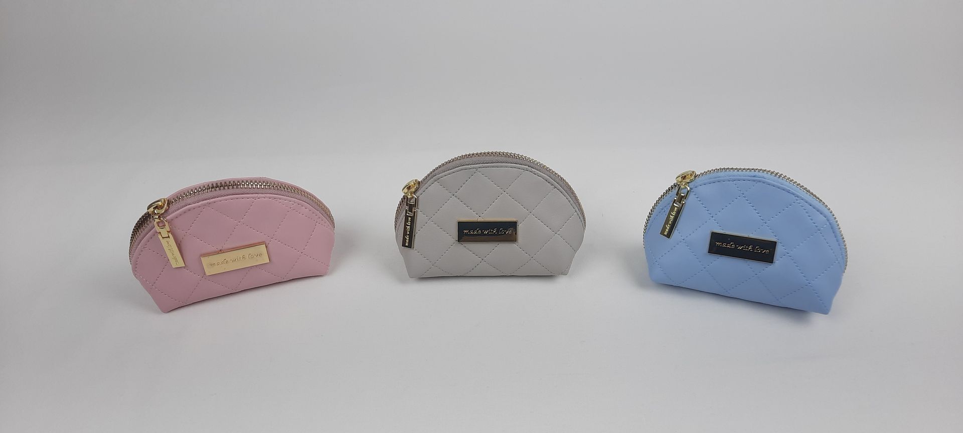 PORTA CHUPETA BOLSA PELE SINTÉTICA ACOLCHOADA ACESSÓRIOS DOURADOS