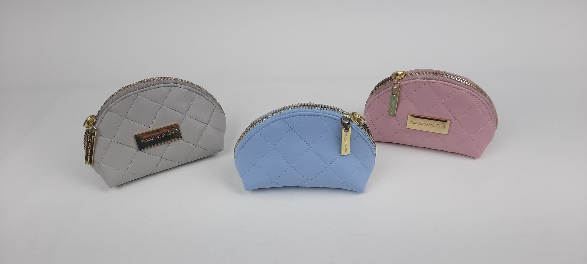 PORTA CHUPETA BOLSA PELE SINTÉTICA ACOLCHOADA ACESSÓRIOS DOURADOS