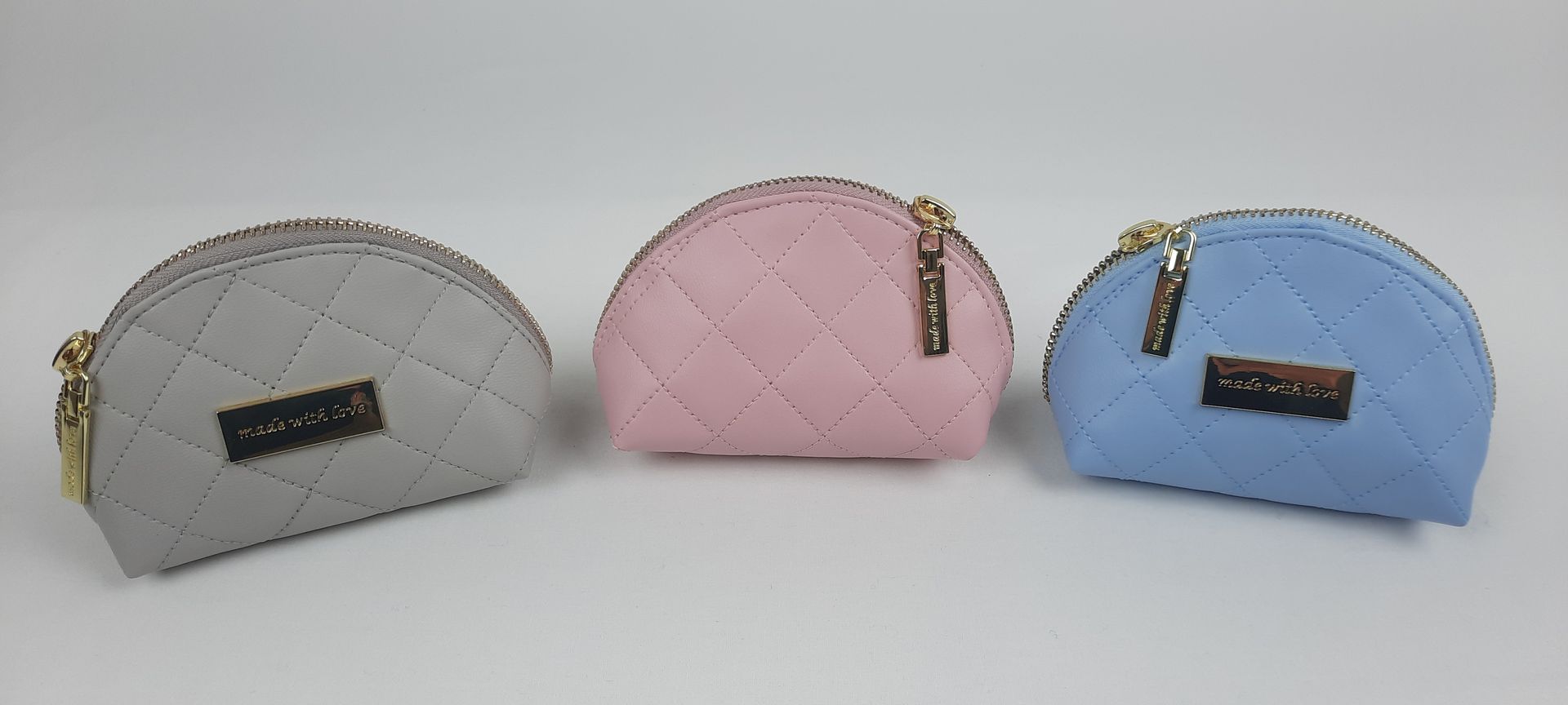 PORTA CHUPETA BOLSA PELE SINTÉTICA ACOLCHOADA ACESSÓRIOS DOURADOS