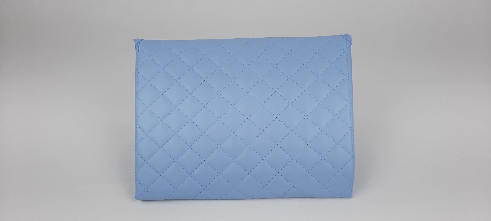 MUDA FRALDAS PELE SINTÉTICA ACOLCHOADA COR AZUL ACESSÓRIOS DOURADOS