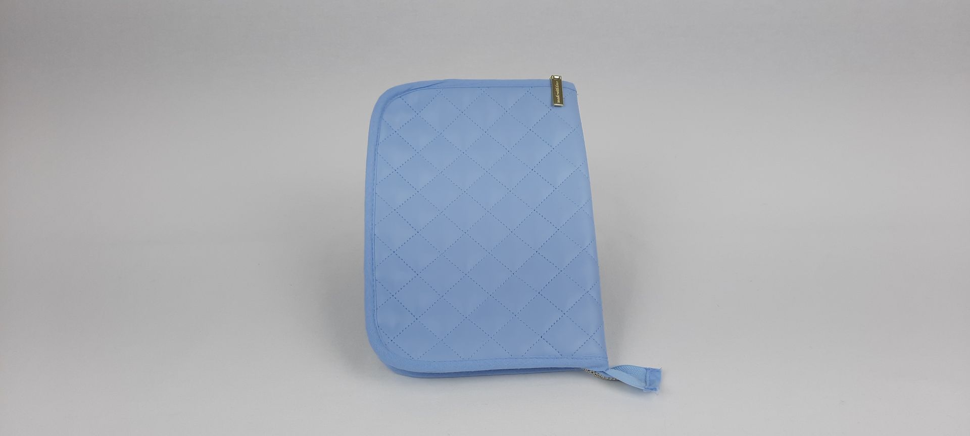 PORTA DOCUMENTOS PELE SINTÉTICA ACOLCHOADA COR AZUL ACESSÓRIOS DOURADOS