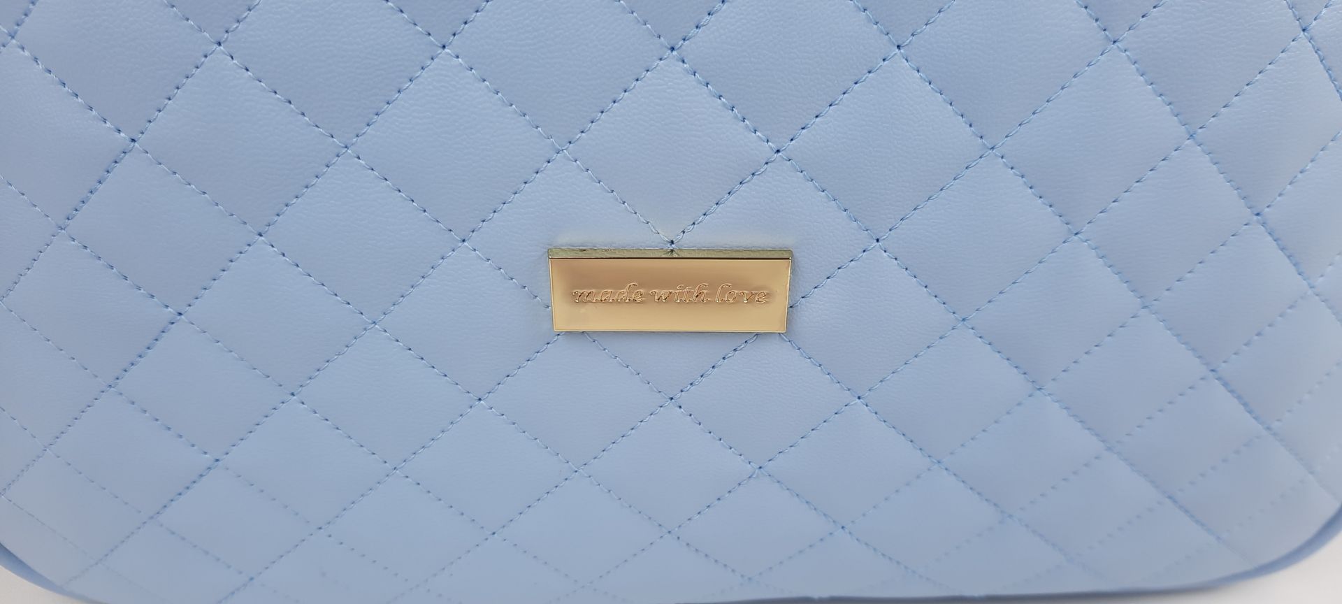 MOCHILA PELE SINTÉTICA ACOLCHOADA COR CINZA ACESSÓRIOS DOURADOS