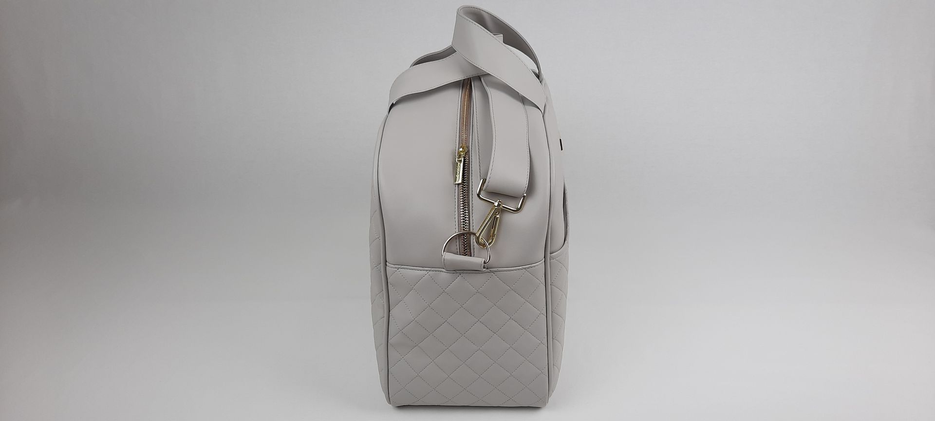 SACO MATERNIDADE NV5 PELE SINTÉTICA ACOLCHOADA COR CINZA ACESSÓRIOS DOURADOS 