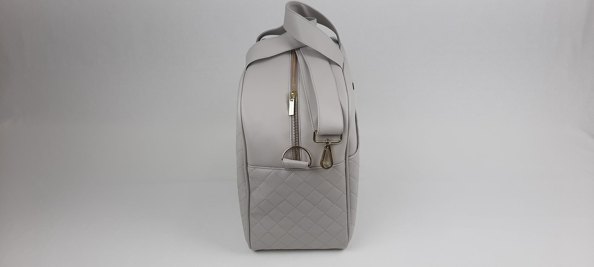 SACO MATERNIDADE NV5 PELE SINTÉTICA ACOLCHOADA COR CINZA ACESSÓRIOS DOURADOS 