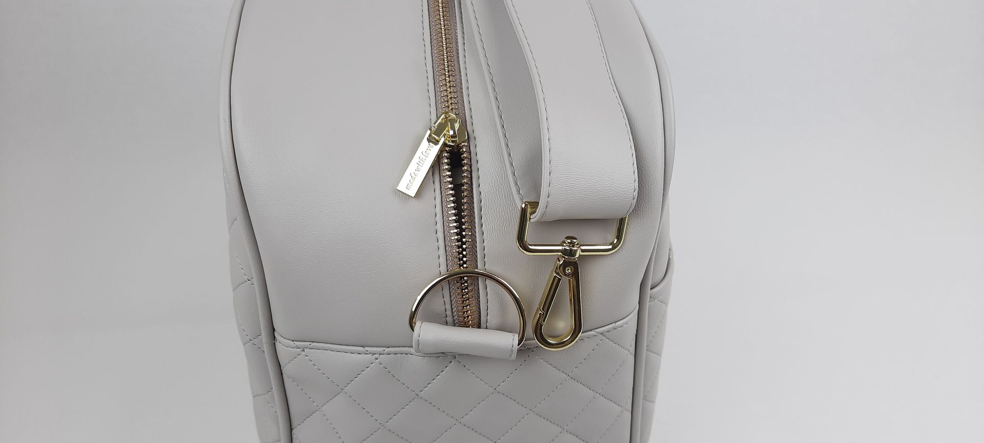 SACO MATERNIDADE NV5 PELE SINTÉTICA ACOLCHOADA COR CINZA ACESSÓRIOS DOURADOS 