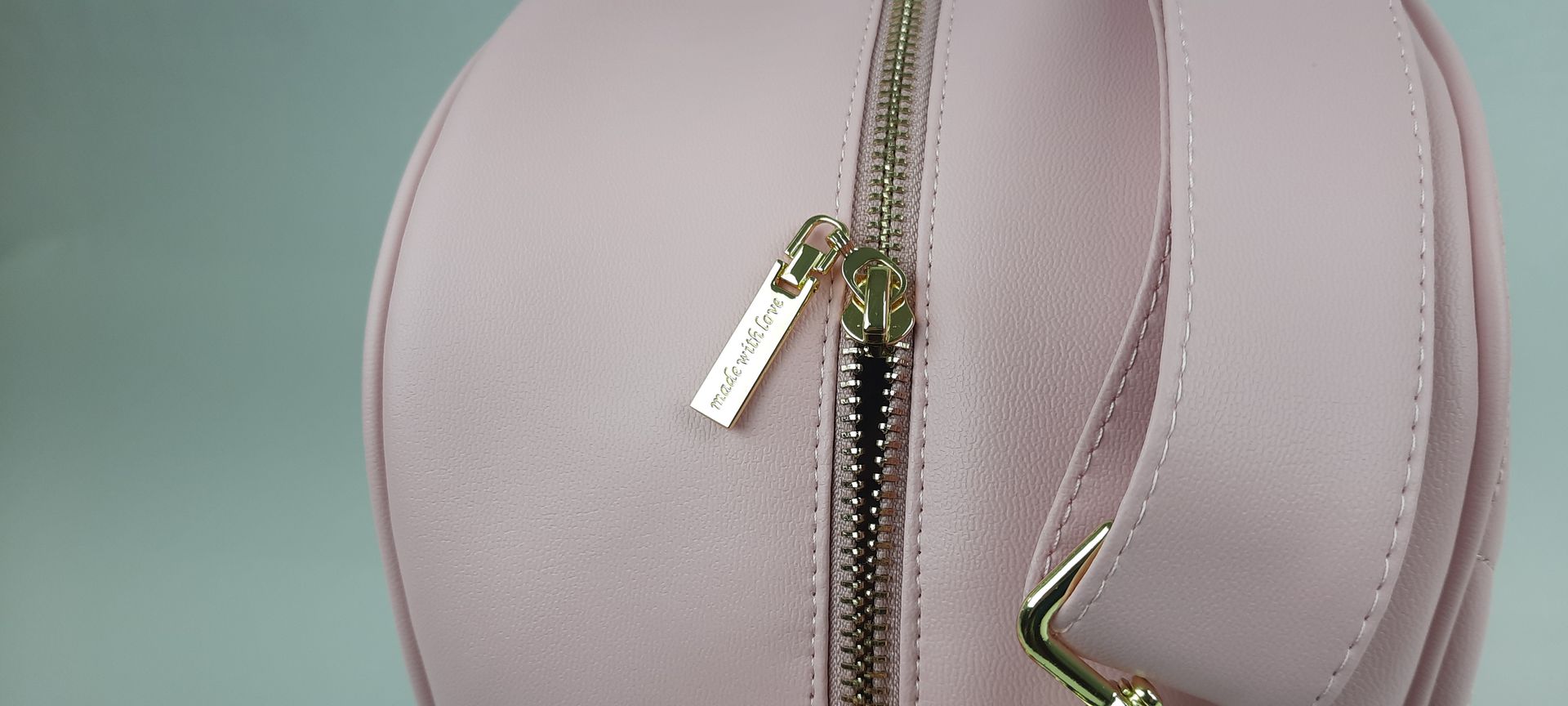 SACO MATERNIDADE NV5 PELE SINTÉTICA ACOLCHOADA COR ROSA ACESSÓRIOS DOURADOS 