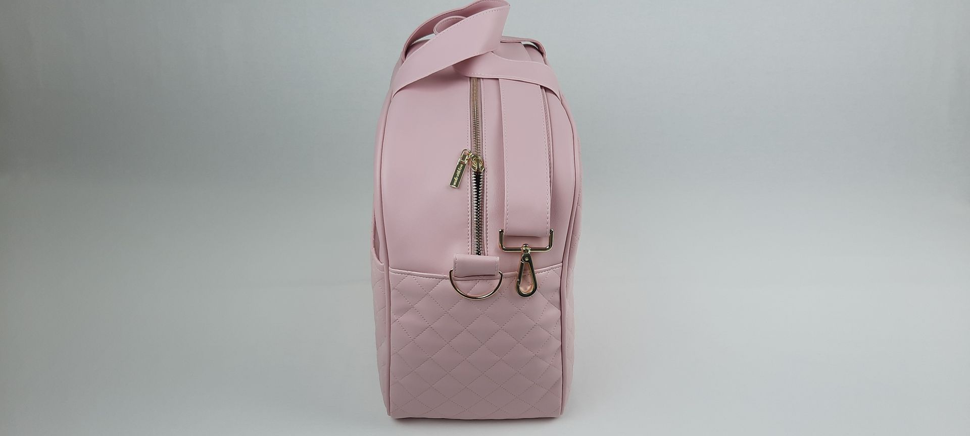 SACO MATERNIDADE NV5 PELE SINTÉTICA ACOLCHOADA COR ROSA ACESSÓRIOS DOURADOS 