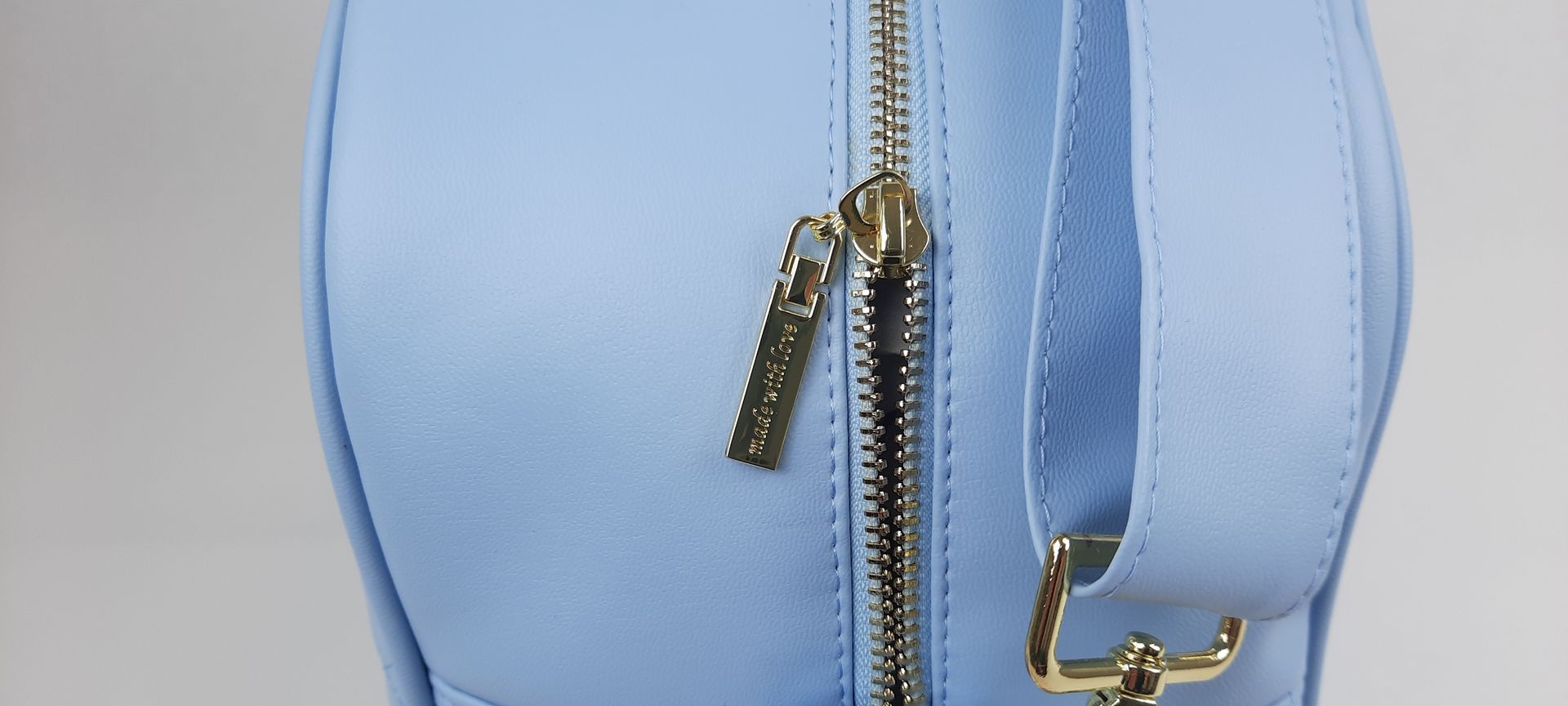 SACO MATERNIDADE NV5 PELE SINTÉTICA ACOLCHOADA COR AZUL ACESSÓRIOS DOURADOS 