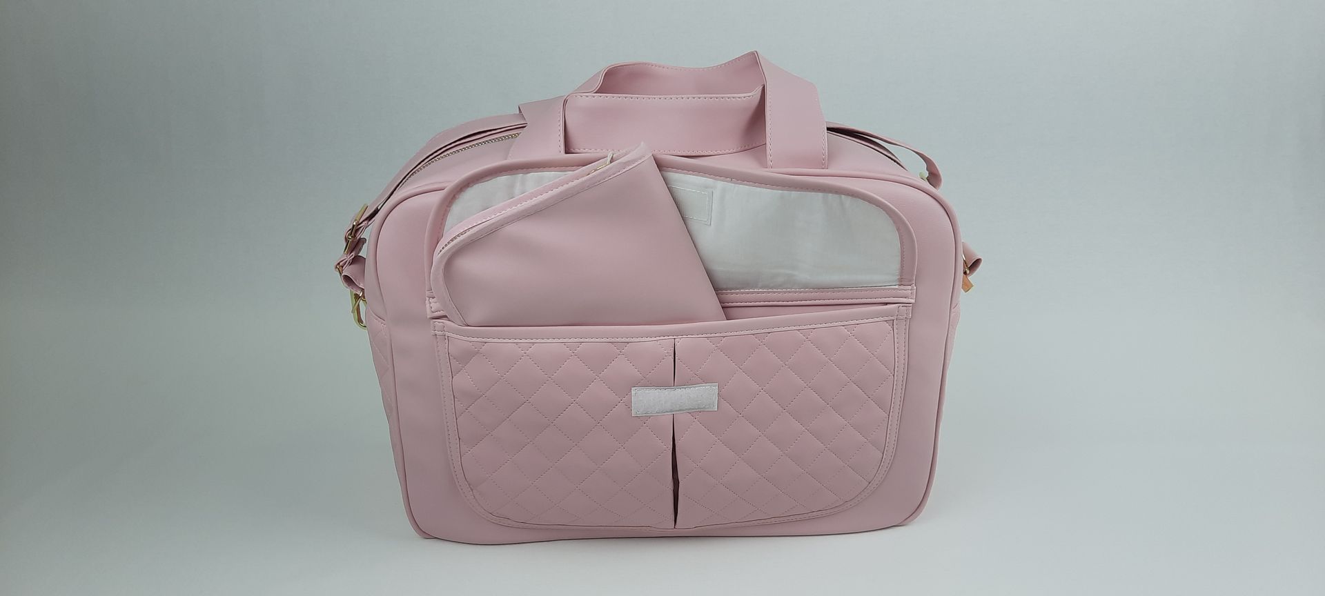 SACO MATERNIDADE NV6 PELE SINTÉTICA ACOLCHOADA COR ROSA ACESSÓRIOS DOURADOS