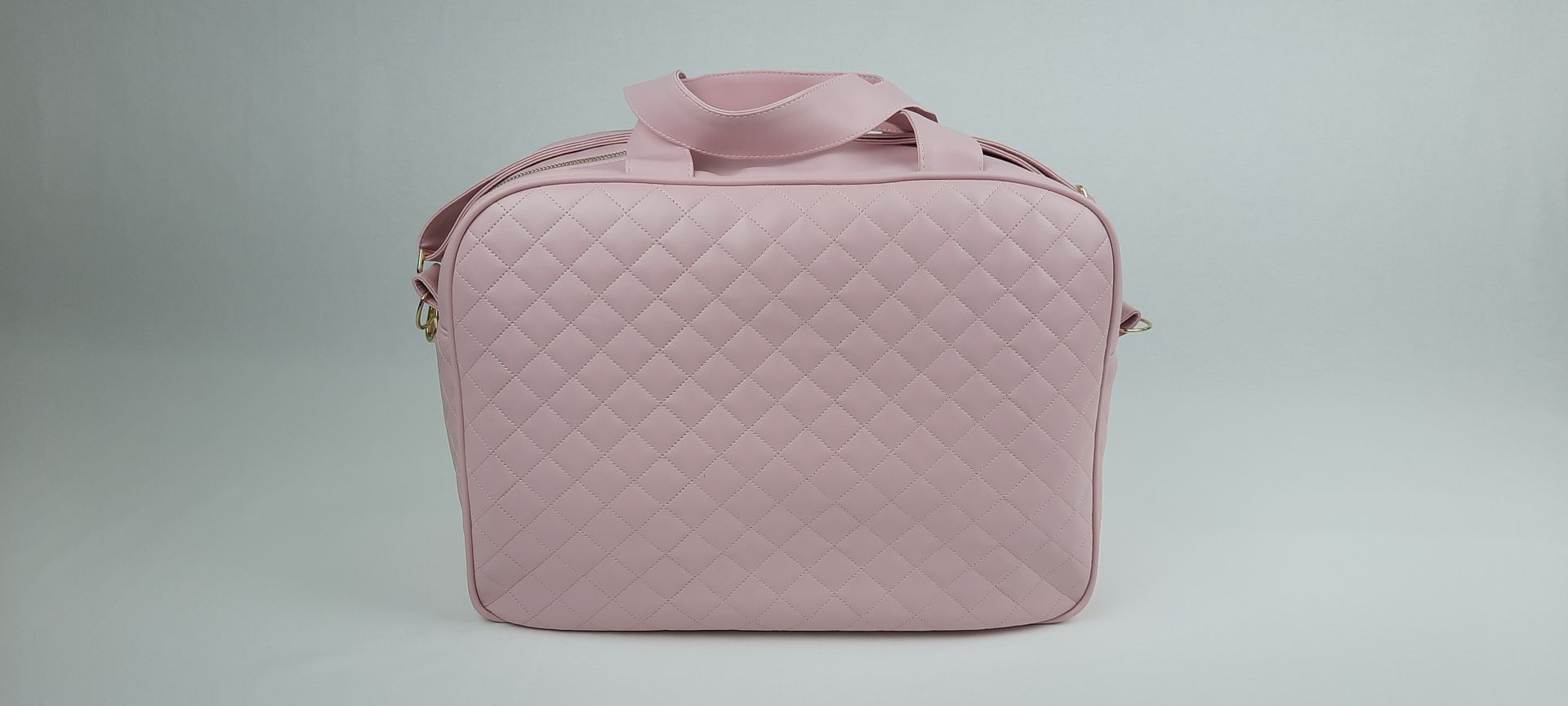 SACO MATERNIDADE NV6 PELE SINTÉTICA ACOLCHOADA COR ROSA ACESSÓRIOS DOURADOS