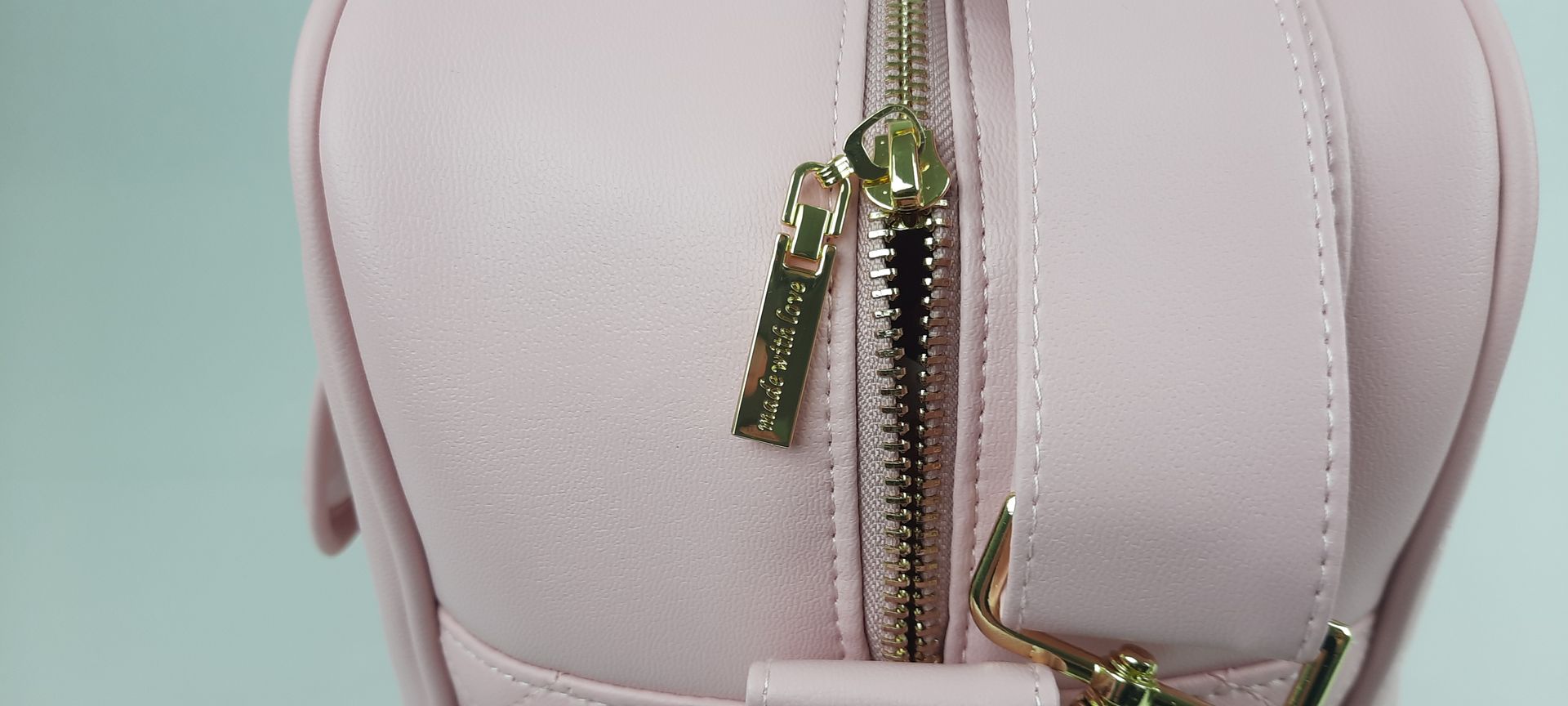 SACO MATERNIDADE NV6 PELE SINTÉTICA ACOLCHOADA COR ROSA ACESSÓRIOS DOURADOS