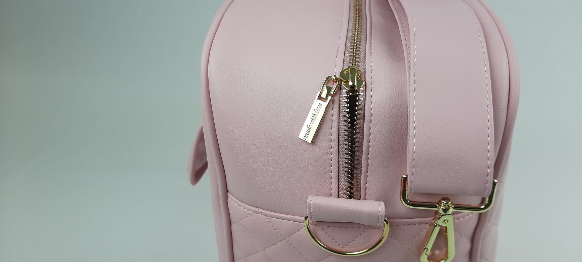 SACO MATERNIDADE NV6 PELE SINTÉTICA ACOLCHOADA COR ROSA ACESSÓRIOS DOURADOS