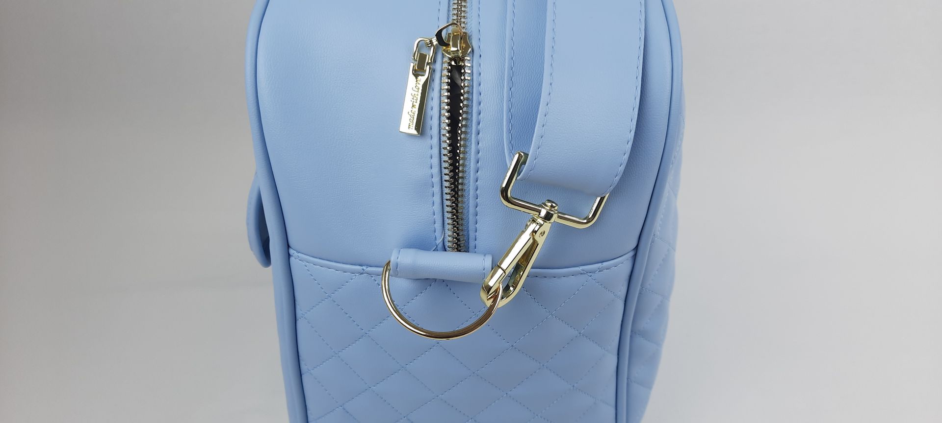 SACO MATERNIDADE NV6 PELE SINTÉTICA ACOLCHOADA COR AZUL ACESSÓRIOS DOURADOS