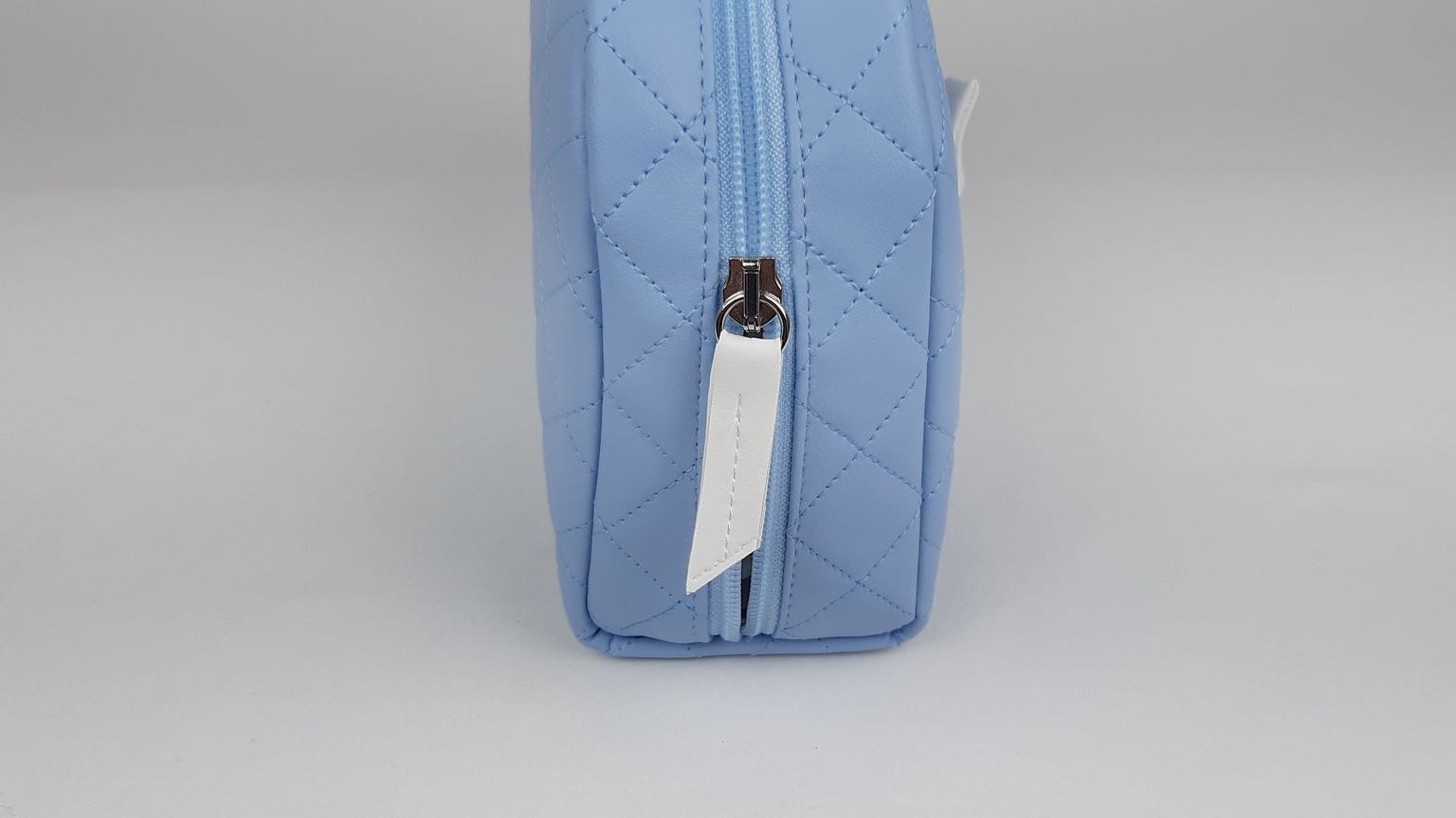 NECESSAIRE REDONDO LAÇO PELE SINTÉTICA ACOLCHOADA COR AZUL