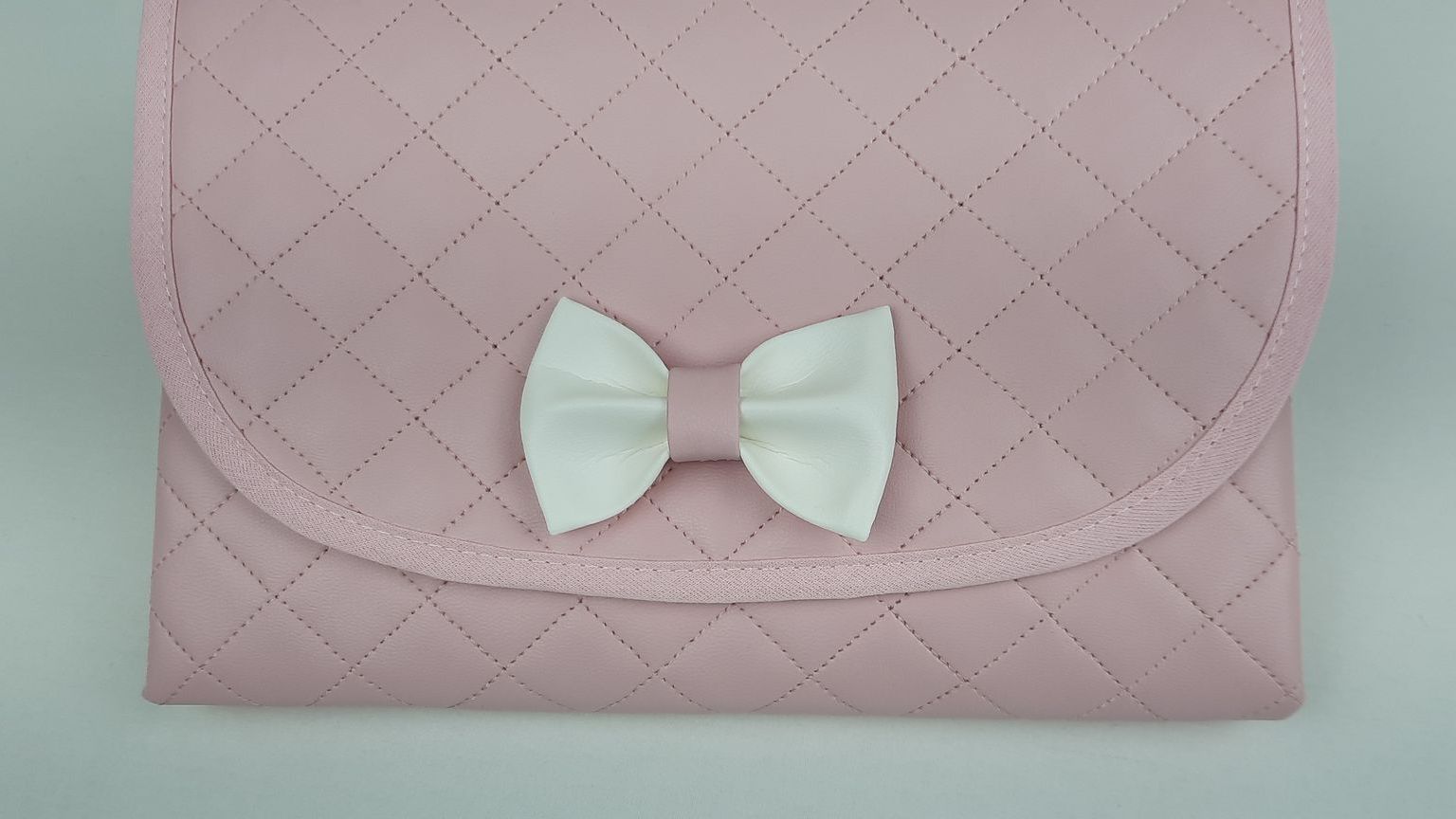 MUDA FRALDAS LAÇO PELE SINTÉTICA ACOLCHOADA COR ROSA