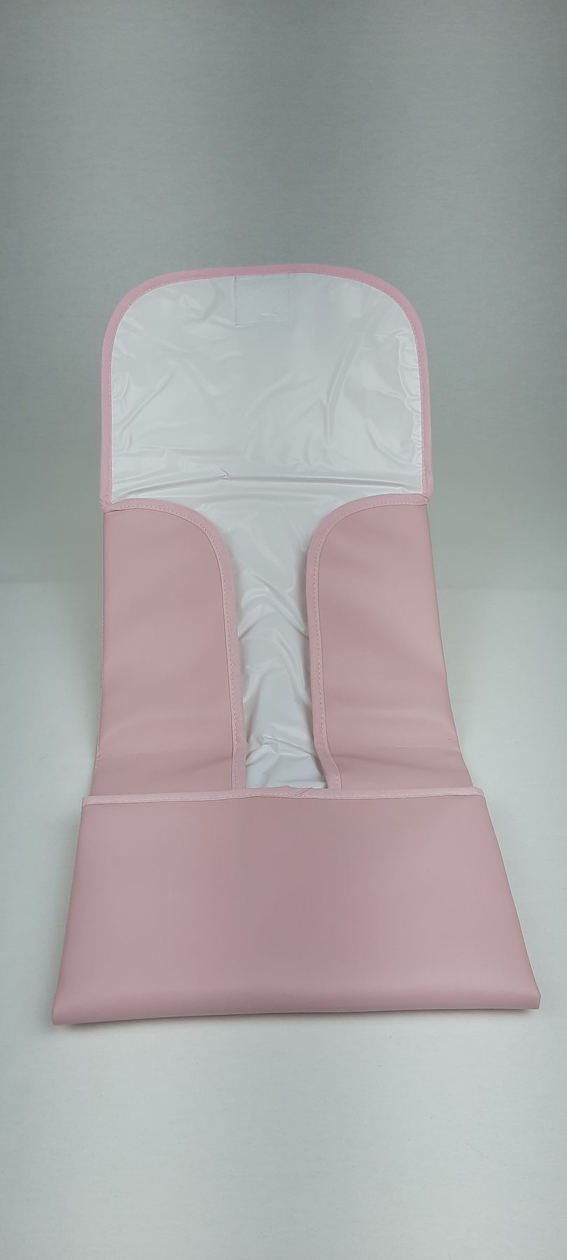 MUDA FRALDAS PELE SINTÉTICA LISA COM LAÇO COR ROSA 