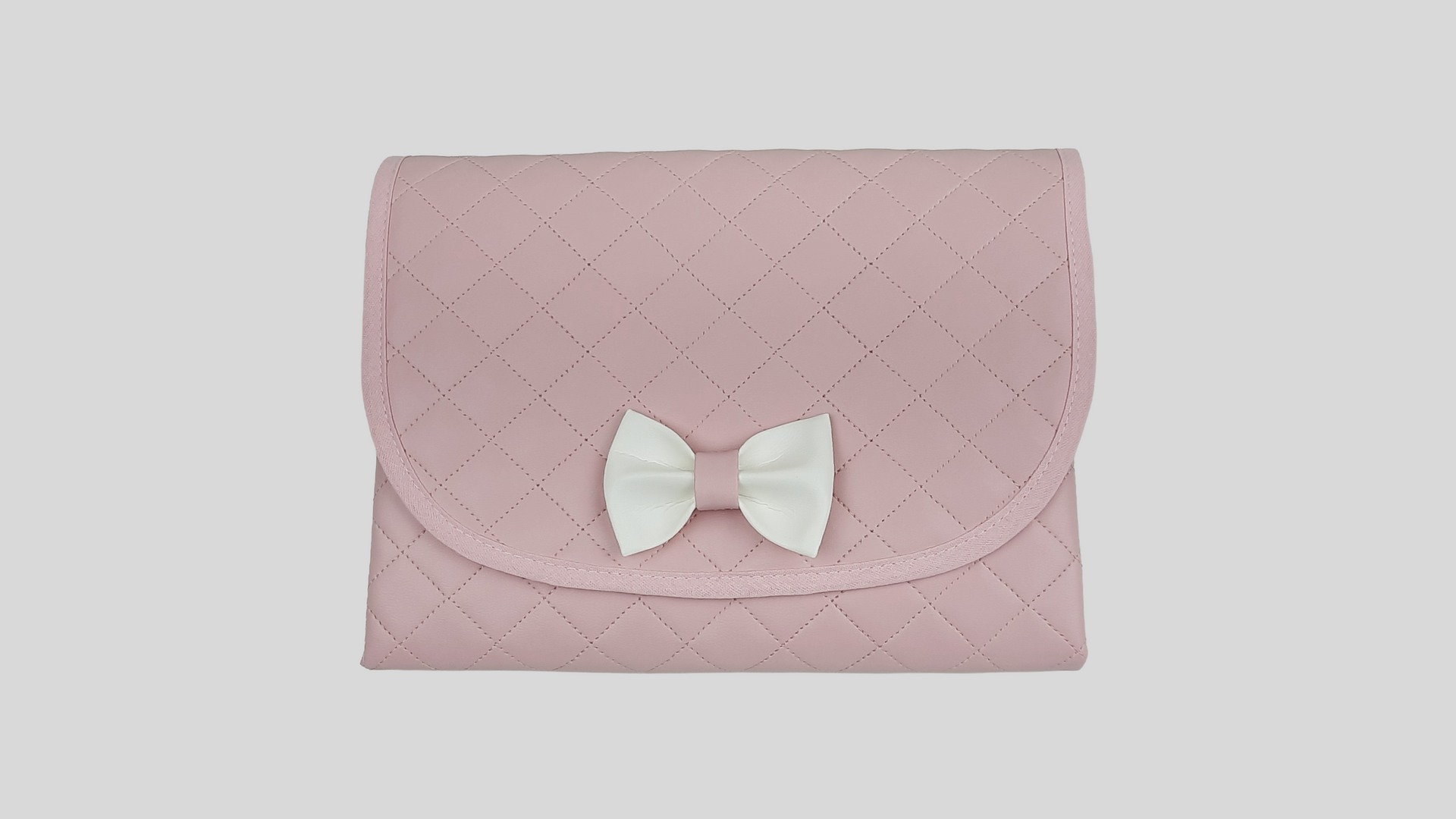 MUDA FRALDAS PELE SINTÉTICA ACOLCHOADA COR ROSA COM FECHO DE VELCRO, FORRO INTERIOR EM POLIURETANO E LAÇO