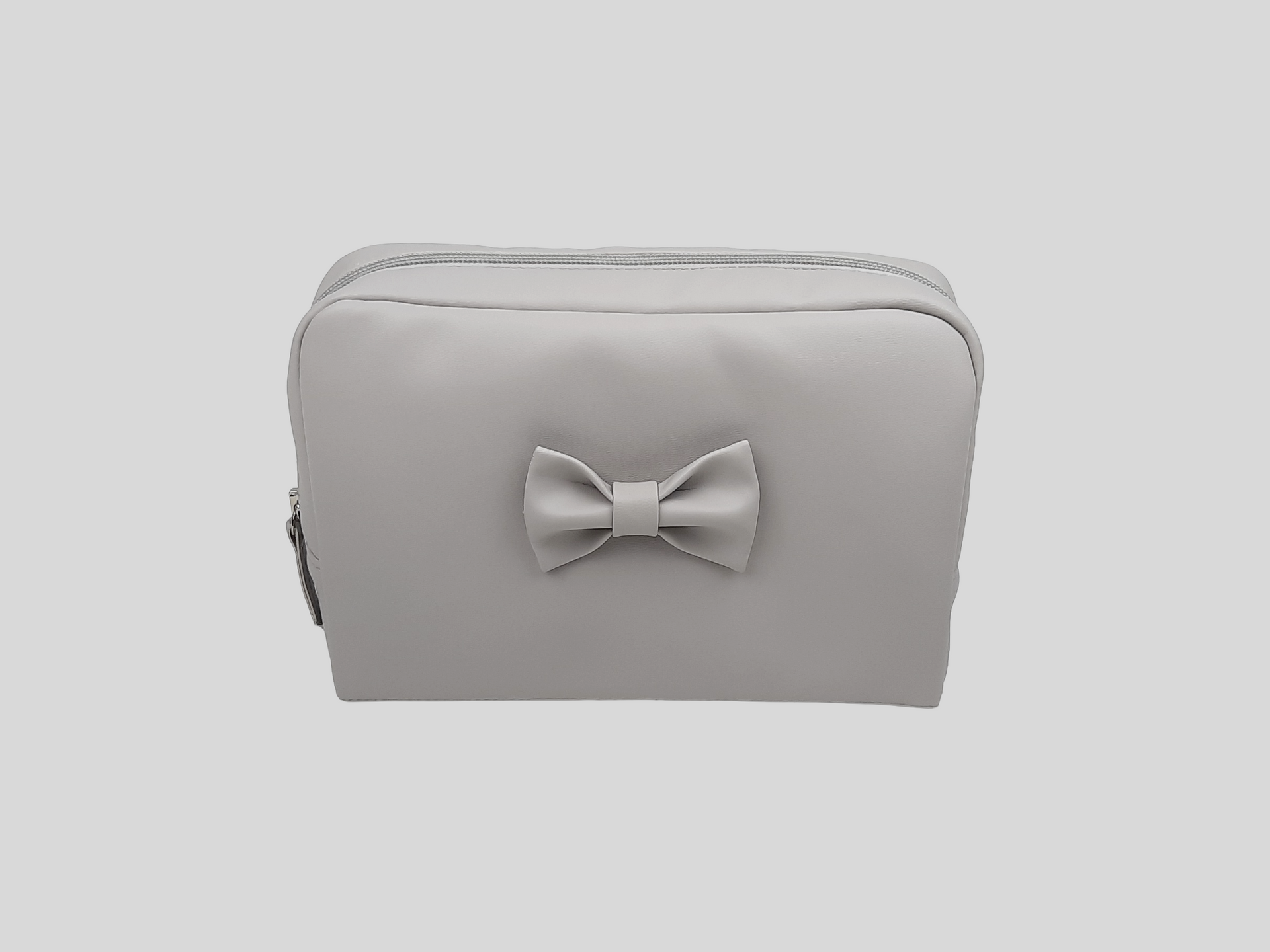 NECESSAIRE RETANGULAR PELE SINTÉTICA LISA COR CINZA COM FECHO DE CORRER E LAÇO