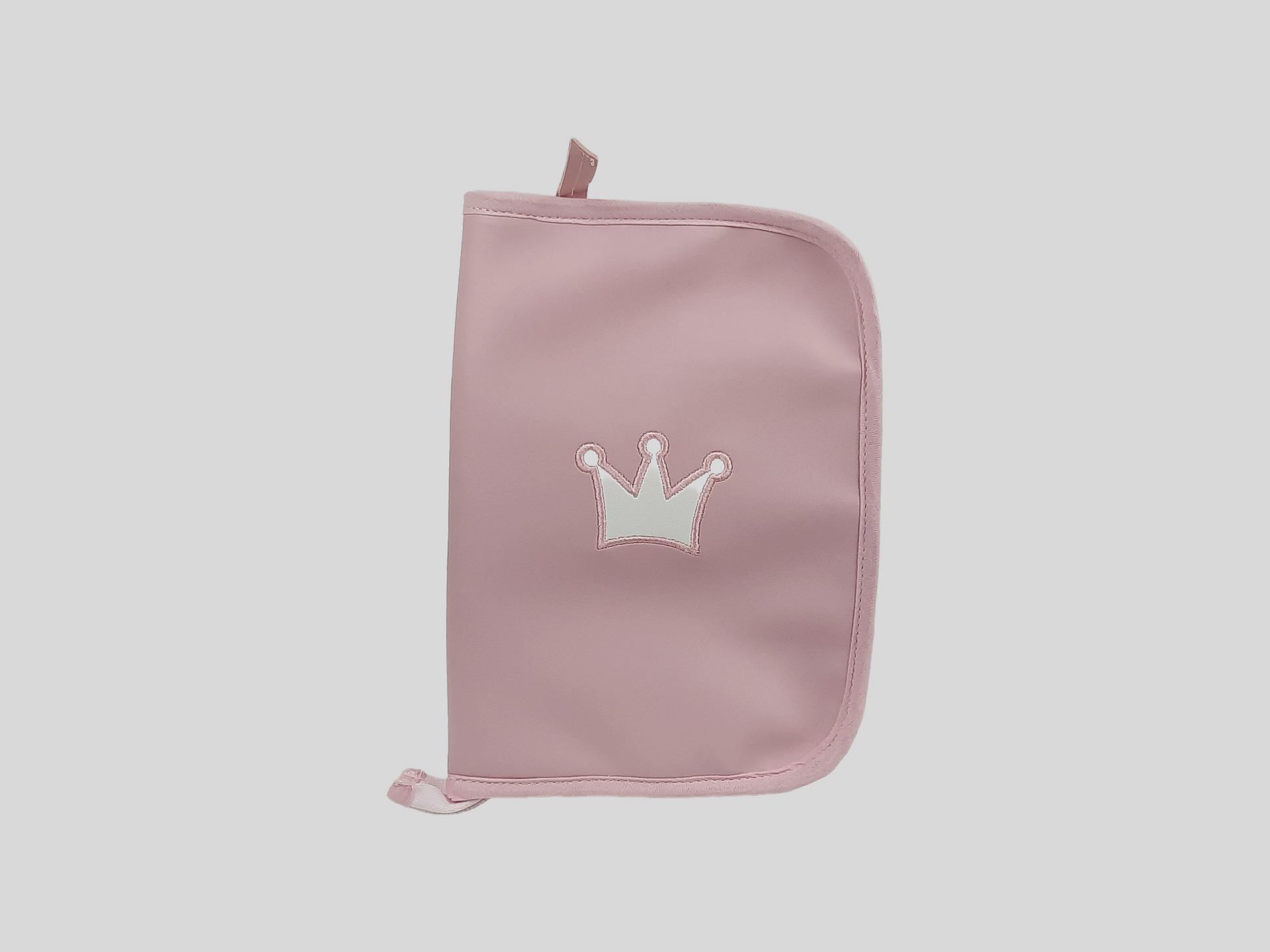 PORTA DOCUMENTOS PELE SINTÉTICA LISA COR ROSA BORDADO COROA COM FECHO DE CORRER