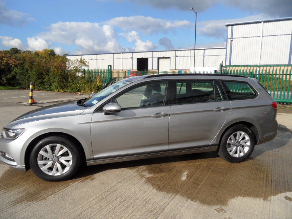 Car left door cleaning