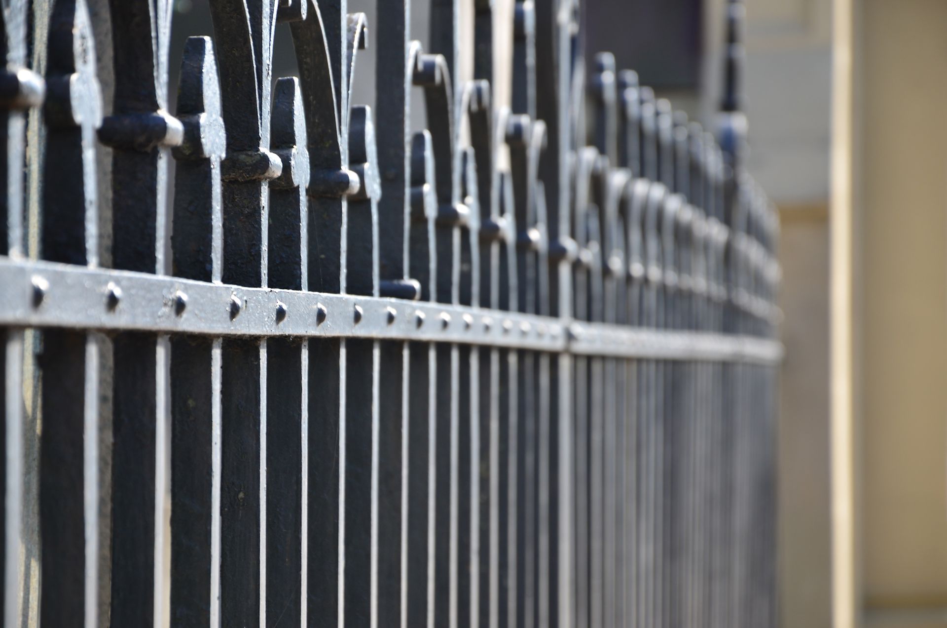 metal fence install in Buffalo and Erie County