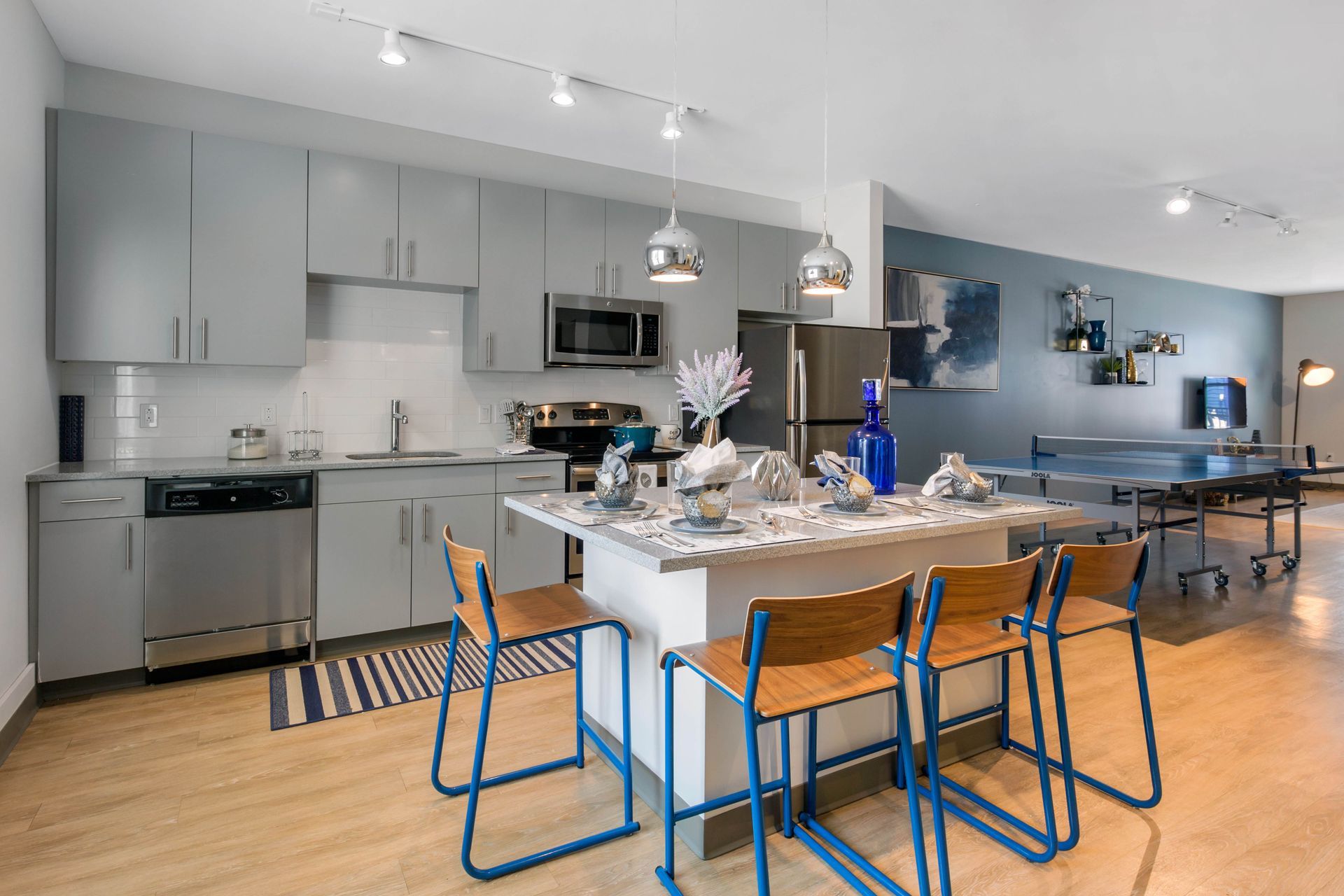 West Quad Lounge chairs near pool