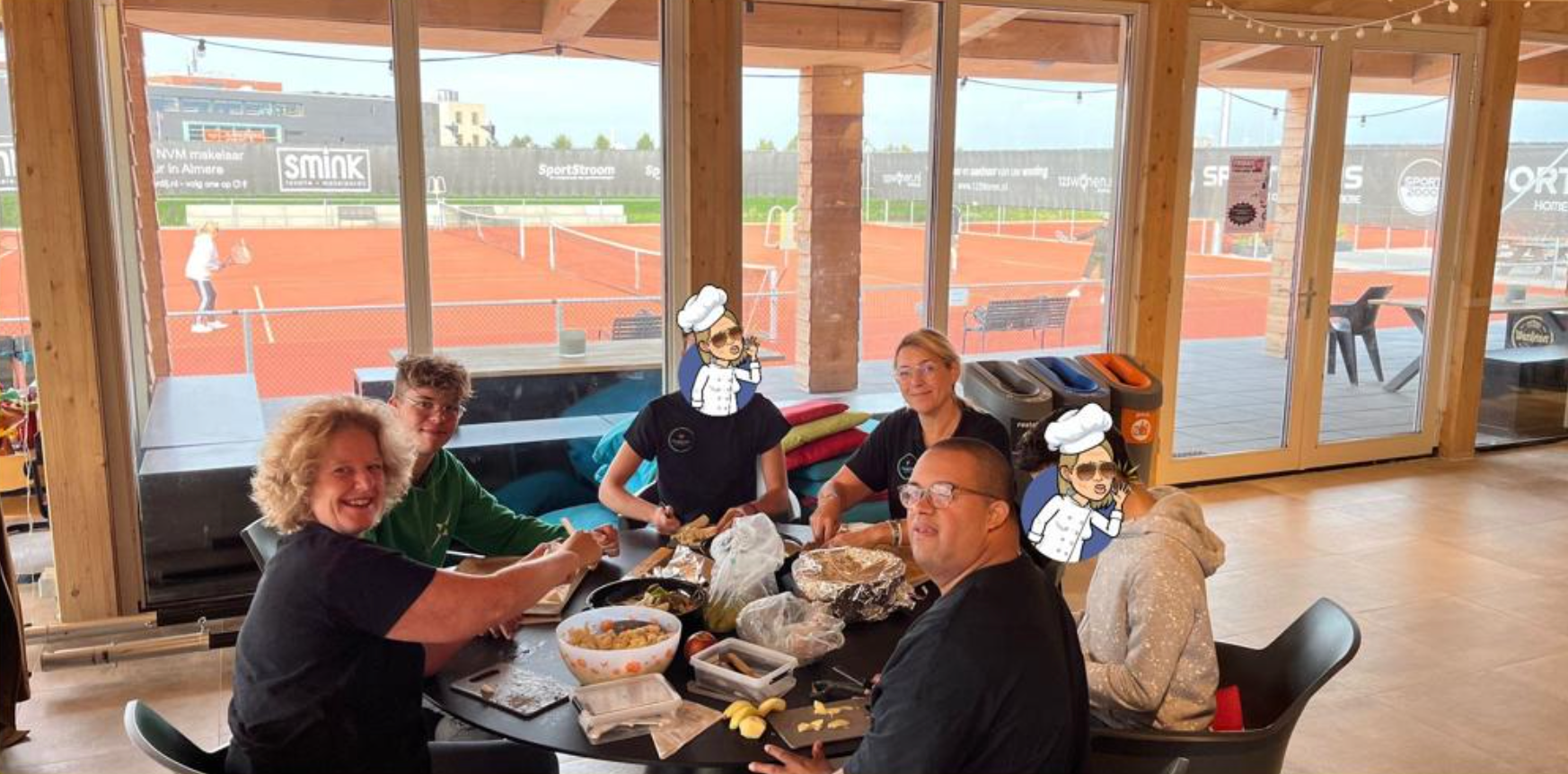 Een foto van het tekenmoment van de overeenkomst tussen HNL & Tiebreak