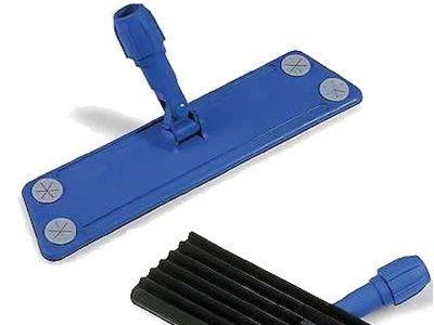 Attrezzo per lavare i pavimenti