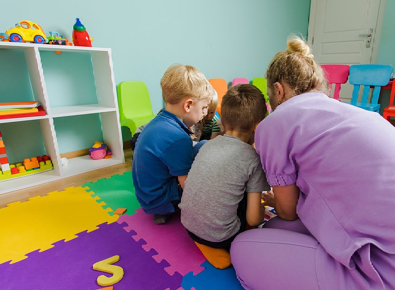kids playing in the room