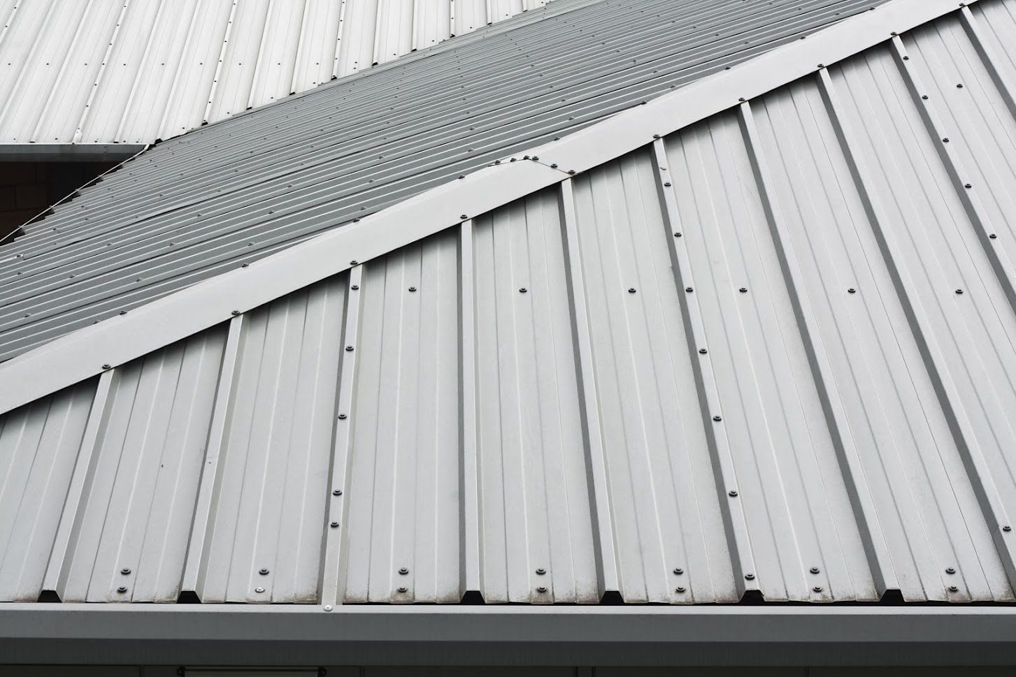 4 Signs You Should Replace Your Metal Roof