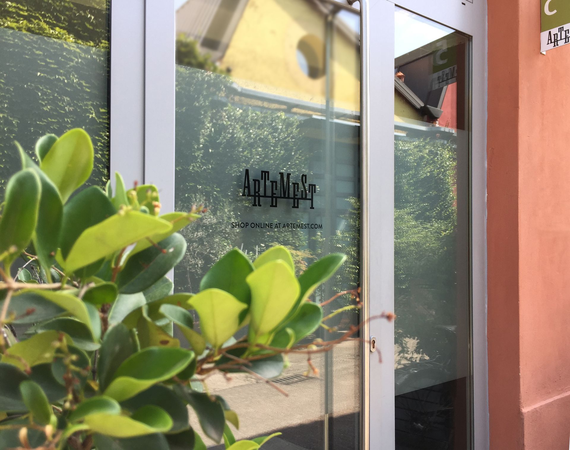 pellicole satinate per vetri milano su locale