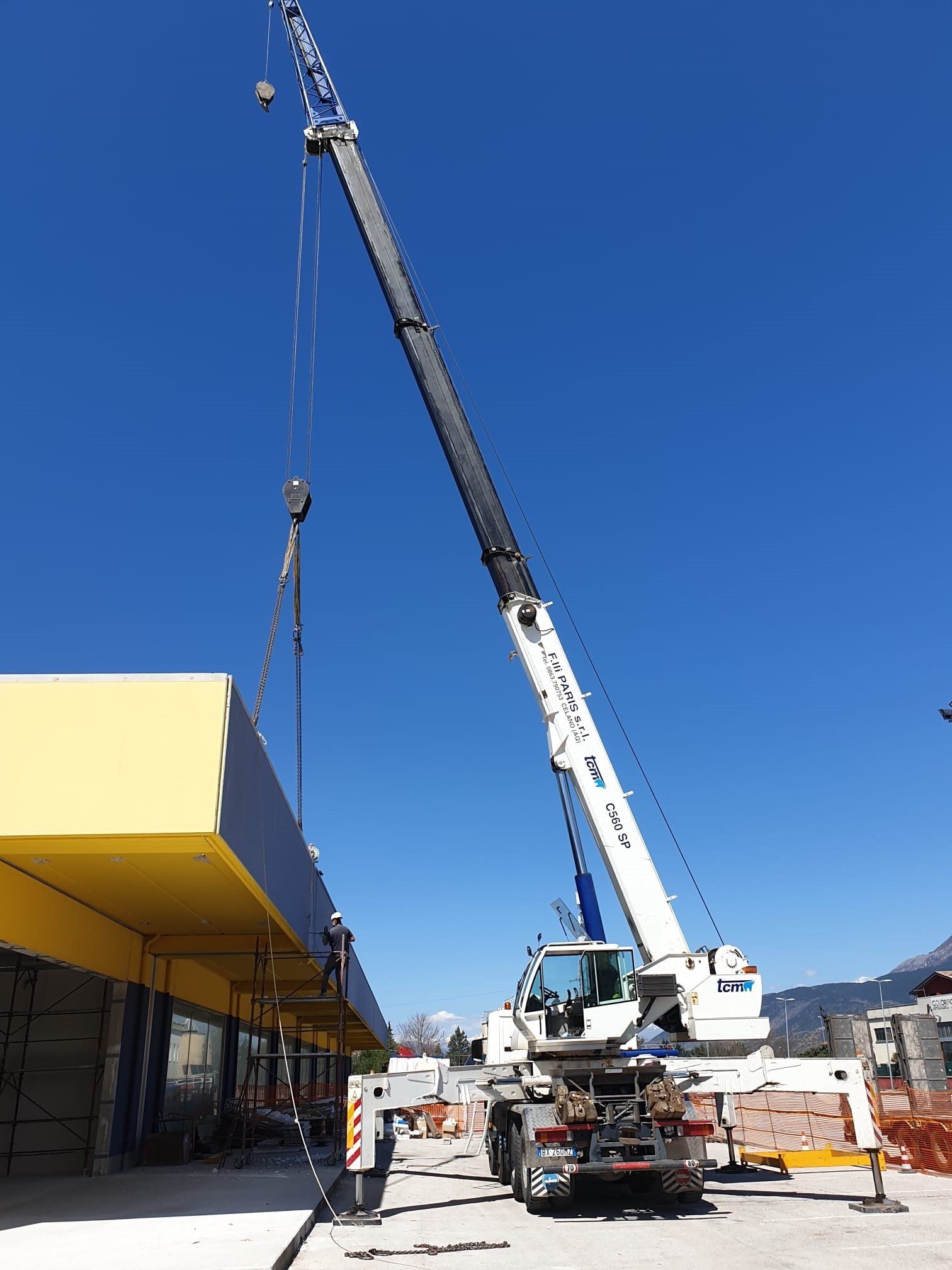 Noleggio autogrù con conducente