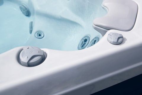 Model X7 Hot Tub | Blue Hawaiian Pool & Spas | W. TN