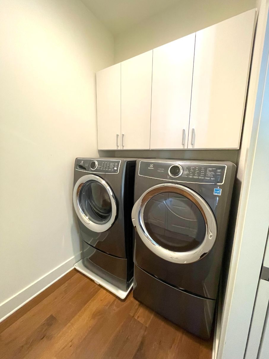 Custom Laundry Room System