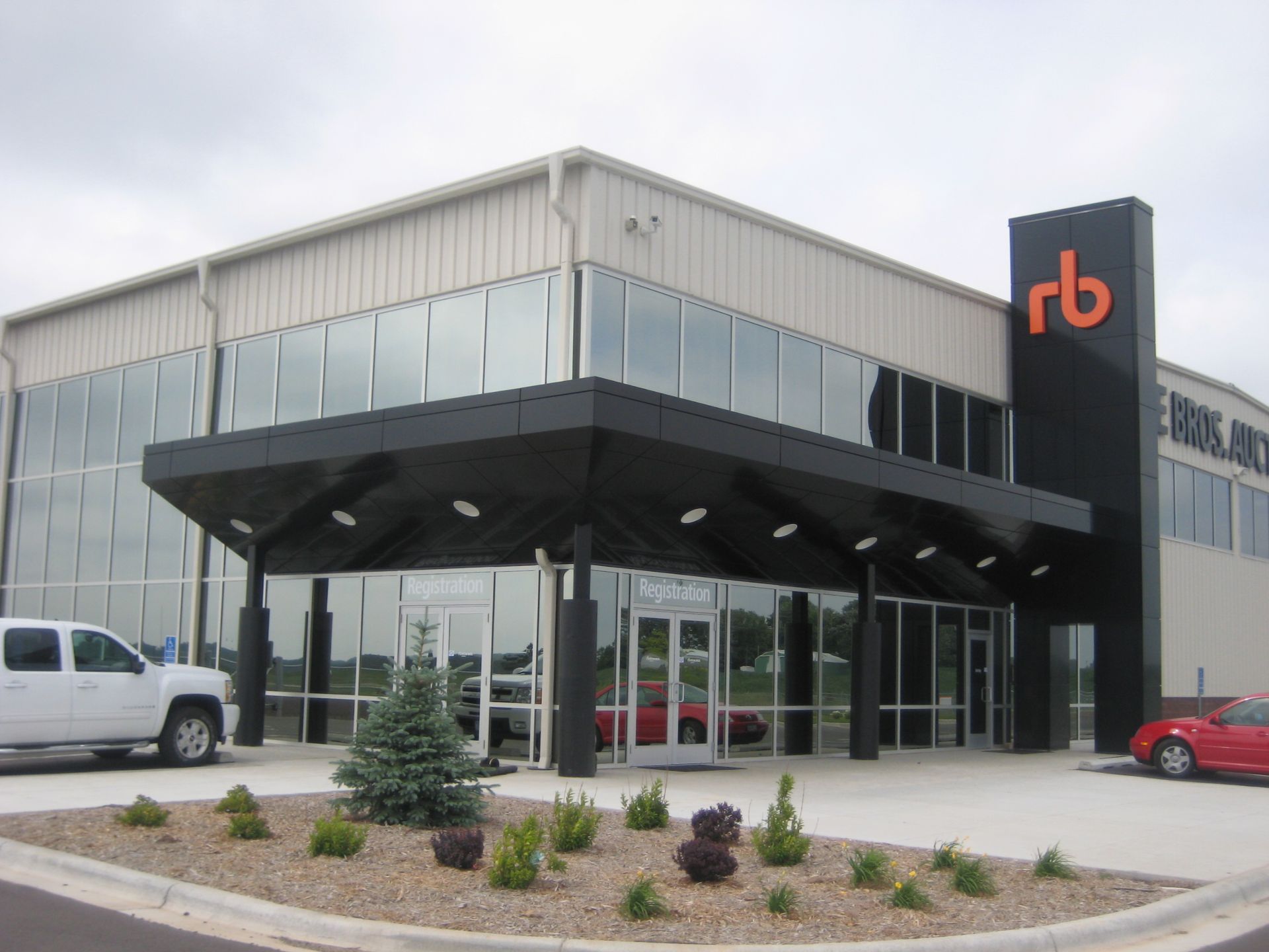 Richie Brothers Auctioneers - Minneapolis, MN - Berwald Roofing