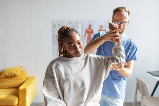 What to Expect at UrgiClinic for a Sports Injury