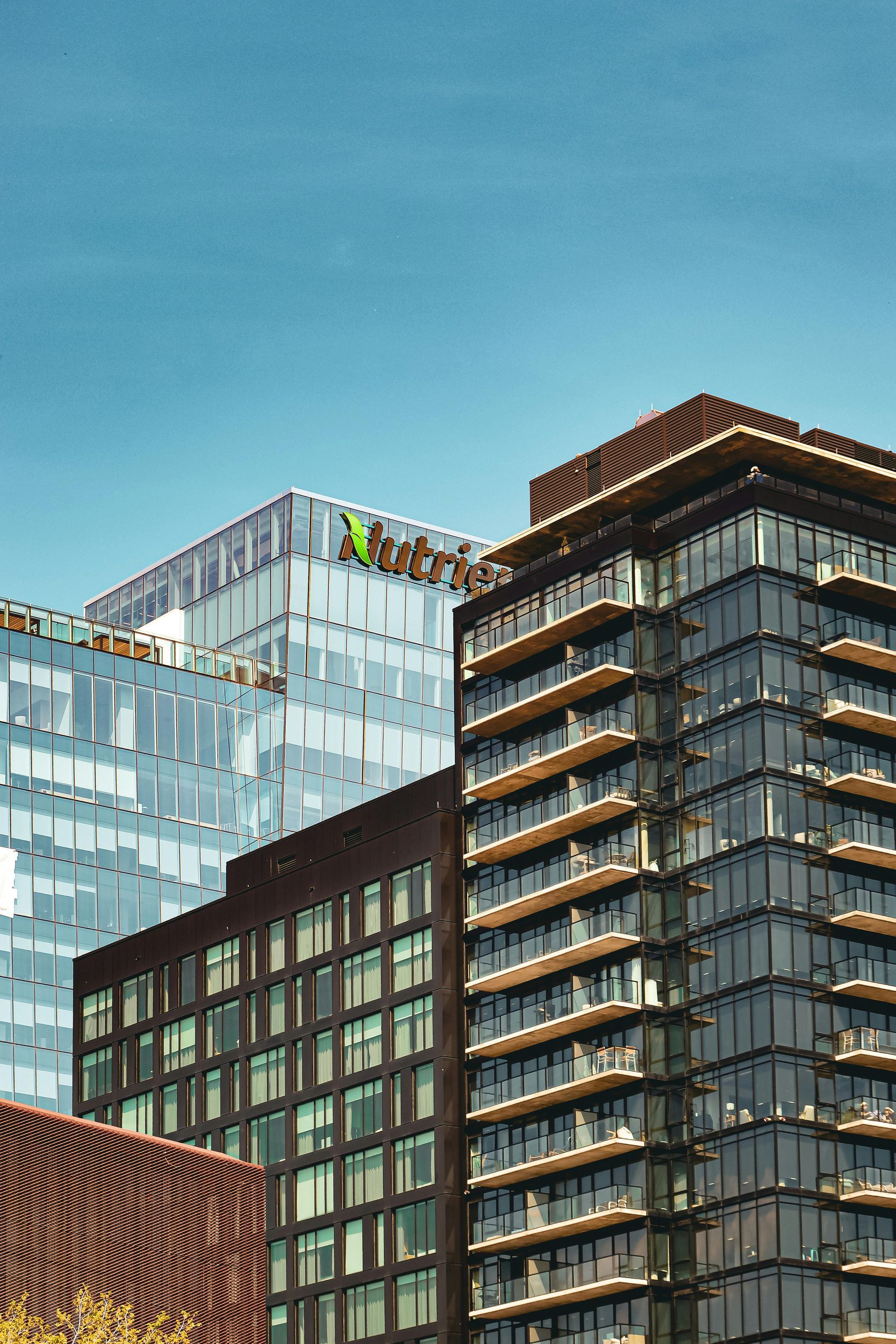 A tall building with the word harris on the top of it