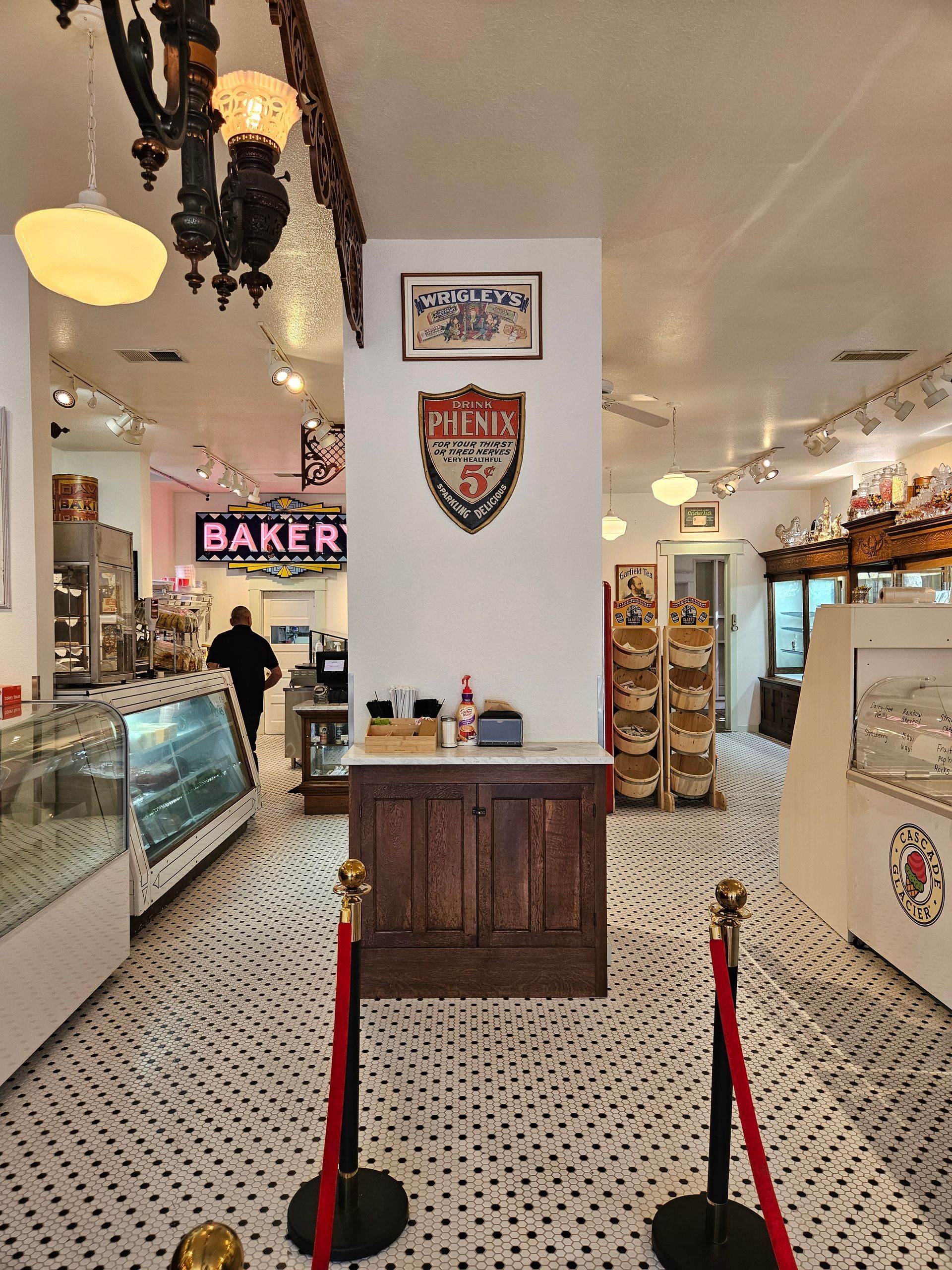 A bakery with a sign that says baker on it