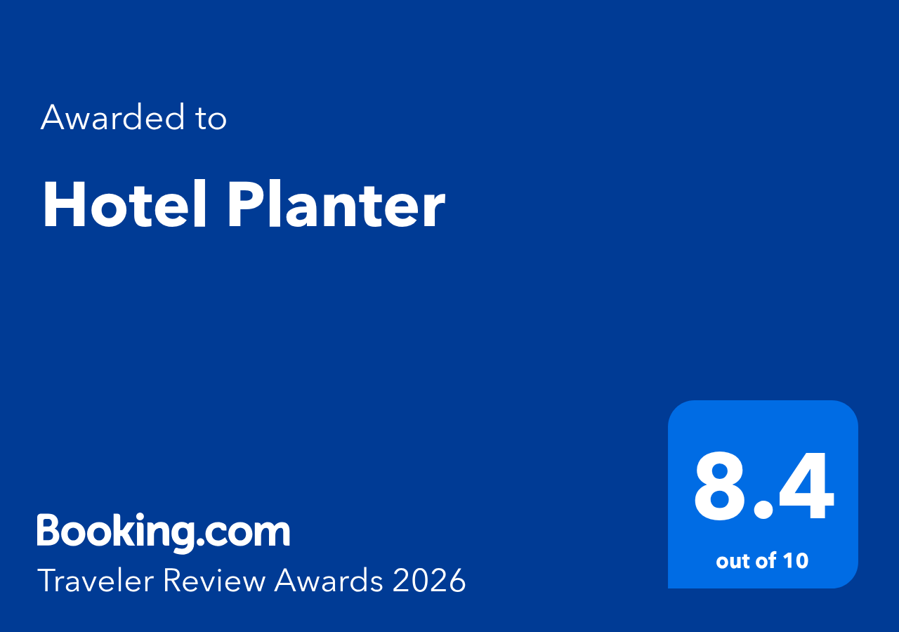 Booking.com award for Hotel Planter, 8.4 rating out of 10. Blue background.