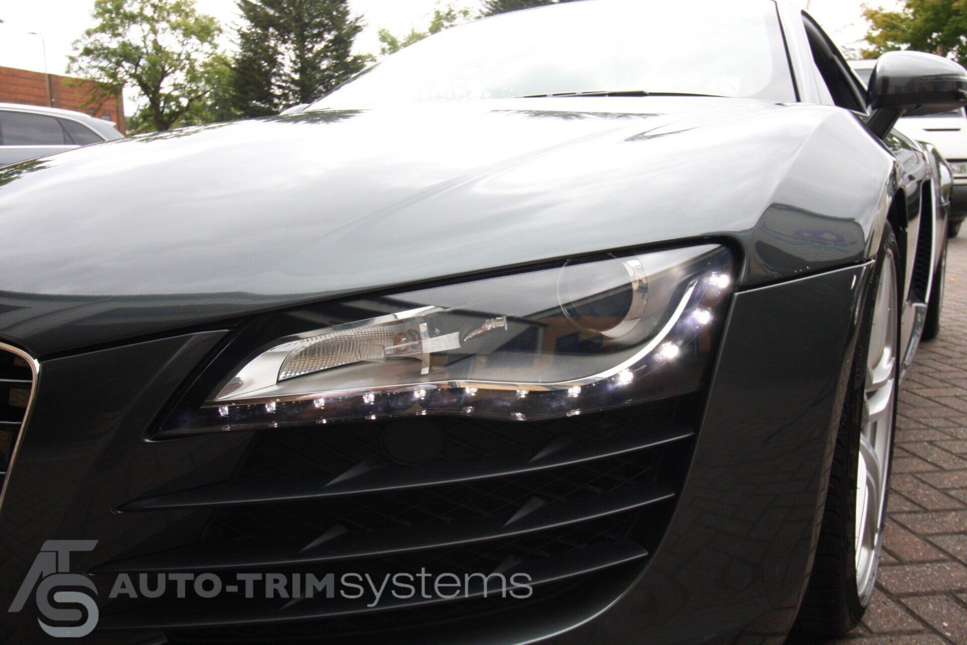 Audi R8 headlight and front bumper