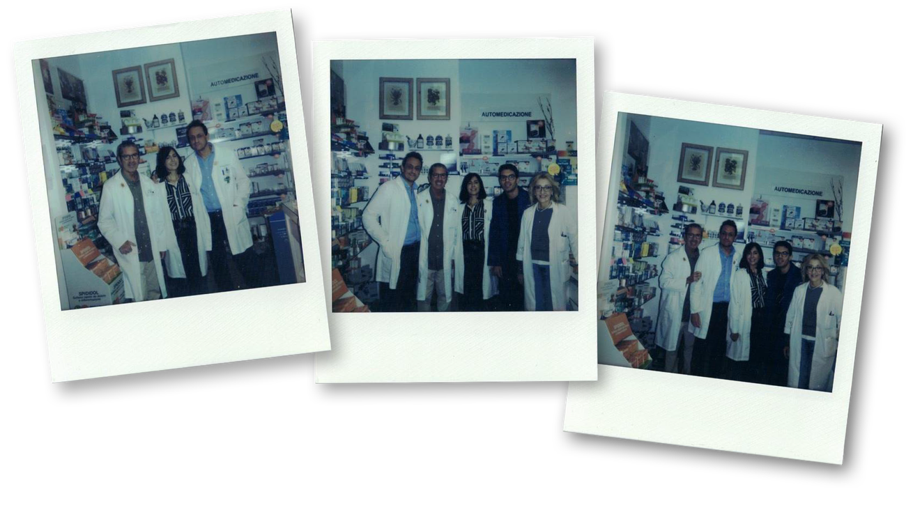 Tre foto polaroid di un gruppo di persone in camice da laboratorio