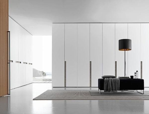 armadio a muro con ante a battente