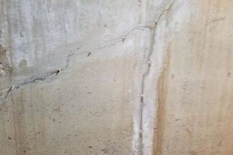 Leak Repair — Cracked Wall in Haysville, KS