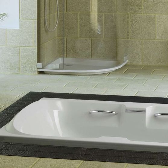 Baignoire et Balnéo 2 places rectangulaire 180x104 avec emplacment de robinetterie avec bec cascade encastré