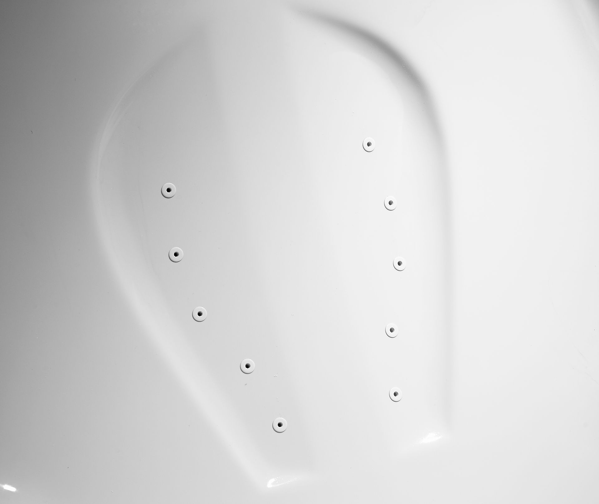 Baignoire Balnéo avec massage dorsal invisible en forme de Cobra. Qui s'y frotte s'y pique !