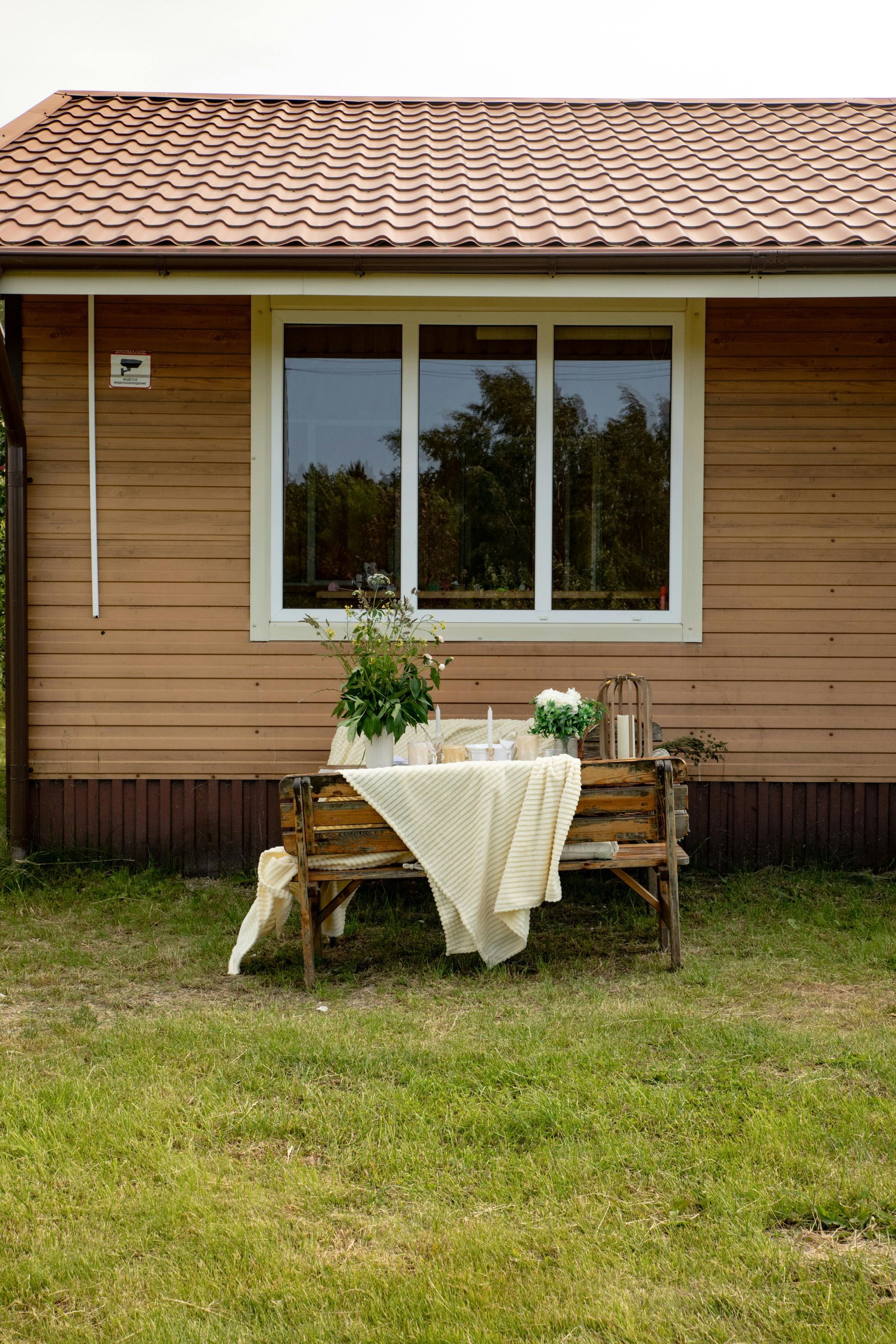 Tinted vinyl windows on a manufactured home.