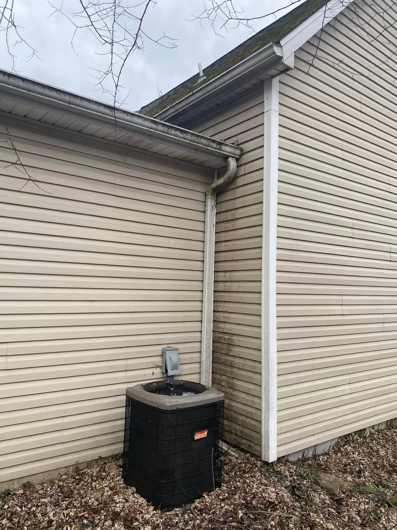 Before Cleaning House Wall 2 - Princeton, IN - D&T Power Washing