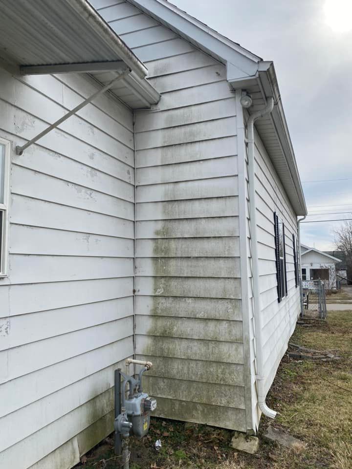 Before Cleaning the Side of the House 3 - Princeton, IN - D&T Power Washing
